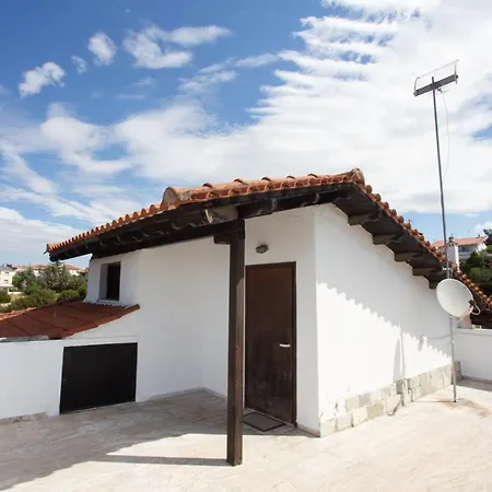 Hillock: Traditional Luxury With Garden For Gatherings Thessaloniki
