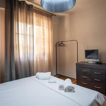 Hillock: Traditional Luxury With Garden For Gatherings Thessaloniki