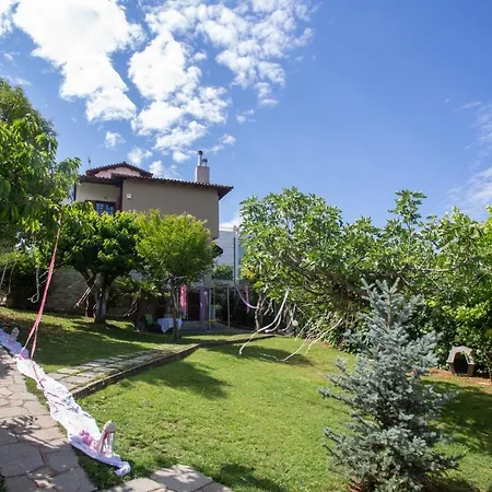 Hillock: Traditional Luxury With Garden For Gatherings Villa Thessaloniki