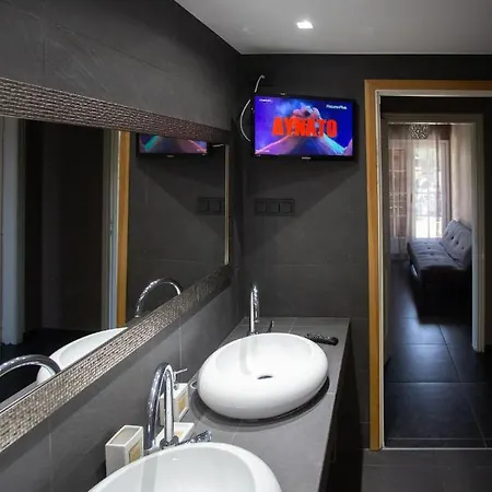 τraditional Fully Detached On A Luxurious Hillock Of With Its Own Garden Also For Family & Wedding Gatherings For 10 To 25 People Only 15 Minutes From Airport Вилла *