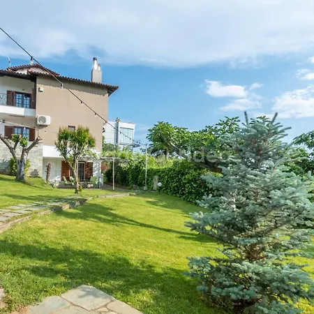 Villa Hillock: Traditional Luxury With Garden For Gatherings Thessaloniki