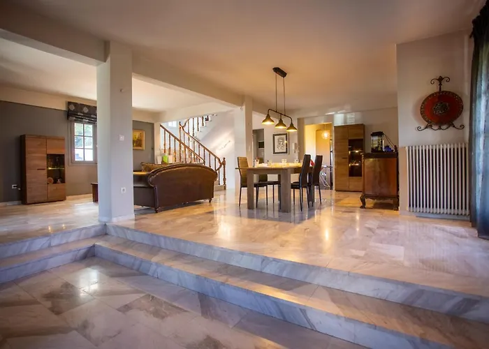 τraditional Fully Detached On A Luxurious Hillock Of With Its Own Garden Also For Family&wedding Gatherings For 10 To 25 People Only 15 Minutes From Airport Βίλα