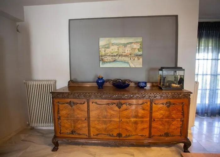 Βίλα τraditional Fully Detached On A Luxurious Hillock Of With Its Own Garden Also For Family&wedding Gatherings For 10 To 25 People Only 15 Minutes From Airport Θεσσαλονίκη