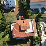 τraditional Fully Detached On A Luxurious Hillock Of With Its Own Garden Also For Family & Wedding Gatherings For 10 To 25 People Only 15 Minutes From Airport Vilă Salonic