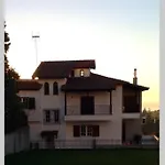 τraditional Fully Detached On A Luxurious Hillock Of With Its Own Garden Also For Family & Wedding Gatherings For 10 To 25 People Only 15 Minutes From Airport Vilă *