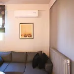 Vilă τraditional Fully Detached On A Luxurious Hillock Of With Its Own Garden Also For Family & Wedding Gatherings For 10 To 25 People Only 15 Minutes From Airport