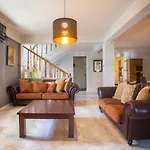 τraditional Fully Detached On A Luxurious Hillock Of With Its Own Garden Also For Family & Wedding Gatherings For 10 To 25 People Only 15 Minutes From Airport Vilă *