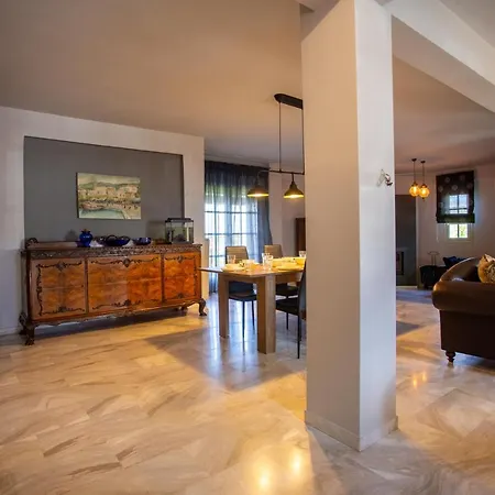 τraditional Fully Detached On A Luxurious Hillock Of With Its Own Garden Also For Family & Wedding Gatherings For 10 To 25 People Only 15 Minutes From Airport Szaloniki