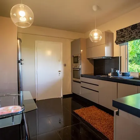 Willa τraditional Fully Detached On A Luxurious Hillock Of With Its Own Garden Also For Family & Wedding Gatherings For 10 To 25 People Only 15 Minutes From Airport