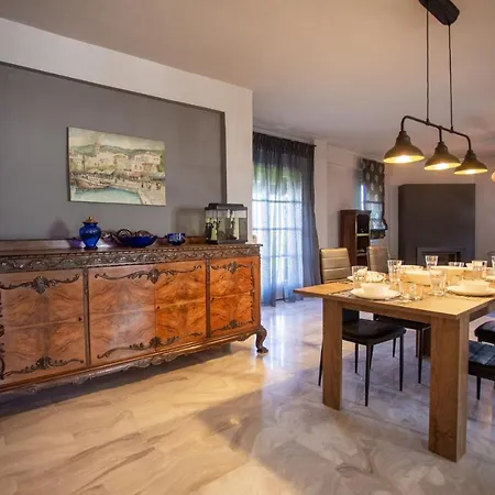 τraditional Fully Detached On A Luxurious Hillock Of With Its Own Garden Also For Family & Wedding Gatherings For 10 To 25 People Only 15 Minutes From Airport Szaloniki