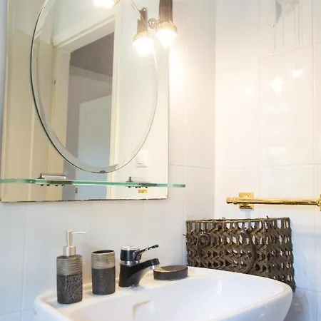 τraditional Fully Detached On A Luxurious Hillock Of With Its Own Garden Also For Family & Wedding Gatherings For 10 To 25 People Only 15 Minutes From Airport 빌라
