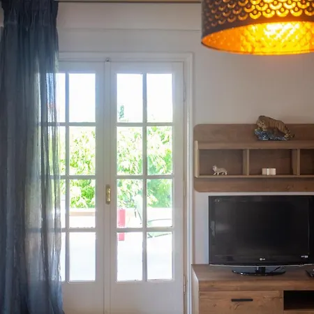 וילה τraditional Fully Detached On A Luxurious Hillock Of With Its Own Garden Also For Family & Wedding Gatherings For 10 To 25 People Only 15 Minutes From Airport סלוניקי