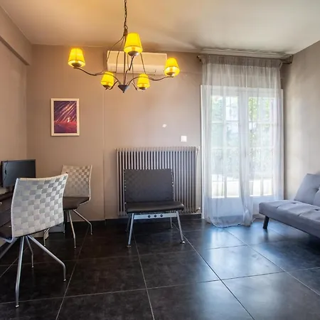 빌라 τraditional Fully Detached On A Luxurious Hillock Of With Its Own Garden Also For Family & Wedding Gatherings For 10 To 25 People Only 15 Minutes From Airport *