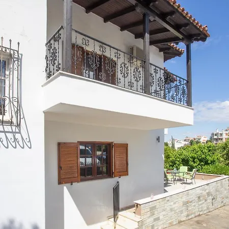 τraditional Fully Detached On A Luxurious Hillock Of With Its Own Garden Also For Family & Wedding Gatherings For 10 To 25 People Only 15 Minutes From Airport * 테살로니키