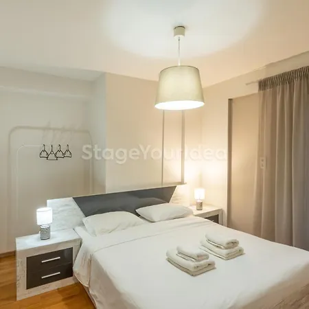 וילה τraditional Fully Detached On A Luxurious Hillock Of With Its Own Garden Also For Family & Wedding Gatherings For 10 To 25 People Only 15 Minutes From Airport *
