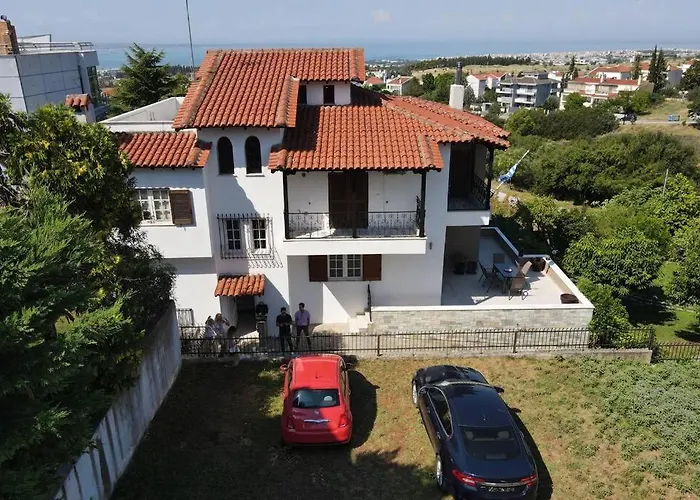 Vilă τraditional Fully Detached On A Luxurious Hillock Of With Its Own Garden Also For Family & Wedding Gatherings For 10 To 25 People Only 15 Minutes From Airport