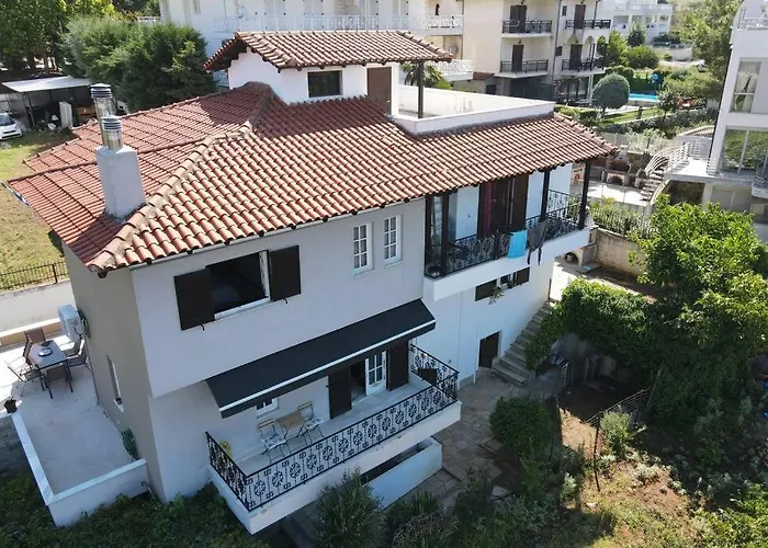 Vilă τraditional Fully Detached On A Luxurious Hillock Of With Its Own Garden Also For Family & Wedding Gatherings For 10 To 25 People Only 15 Minutes From Airport Salonic