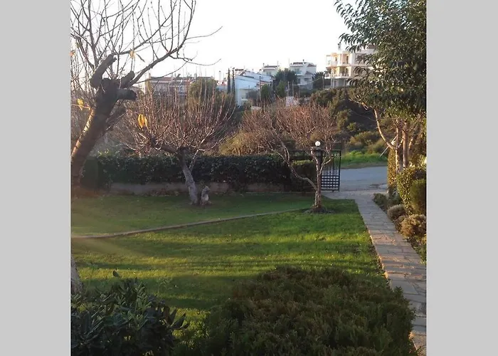 τraditional Fully Detached On A Luxurious Hillock Of With Its Own Garden Also For Family & Wedding Gatherings For 10 To 25 People Only 15 Minutes From Airport * Salonic