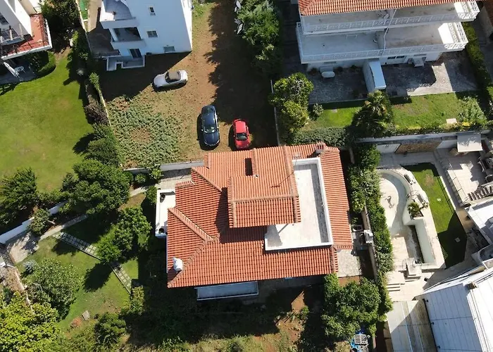 τraditional Fully Detached On A Luxurious Hillock Of With Its Own Garden Also For Family & Wedding Gatherings For 10 To 25 People Only 15 Minutes From Airport Vilă Salonic