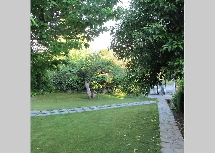 τraditional Fully Detached On A Luxurious Hillock Of With Its Own Garden Also For Family & Wedding Gatherings For 10 To 25 People Only 15 Minutes From Airport Vilă *