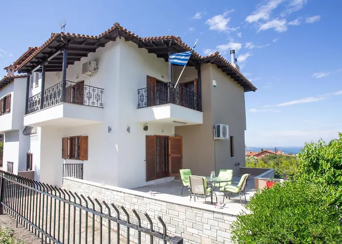 τraditional Fully Detached On A Luxurious Hillock Of With Its Own Garden Also For Family & Wedding Gatherings For 10 To 25 People Only 15 Minutes From Airport Vilă
