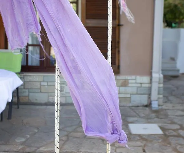 τraditional Fully Detached On A Luxurious Hillock Of With Its Own Garden Also For Family & Wedding Gatherings For 10 To 25 People Only 15 Minutes From Airport Vilă Salonic
