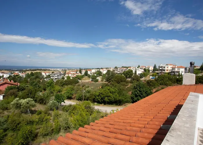 τraditional Fully Detached On A Luxurious Hillock Of With Its Own Garden Also For Family & Wedding Gatherings For 10 To 25 People Only 15 Minutes From Airport *