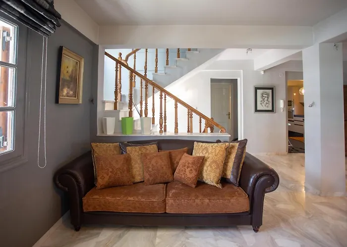 τraditional Fully Detached On A Luxurious Hillock Of With Its Own Garden Also For Family & Wedding Gatherings For 10 To 25 People Only 15 Minutes From Airport Vilă *