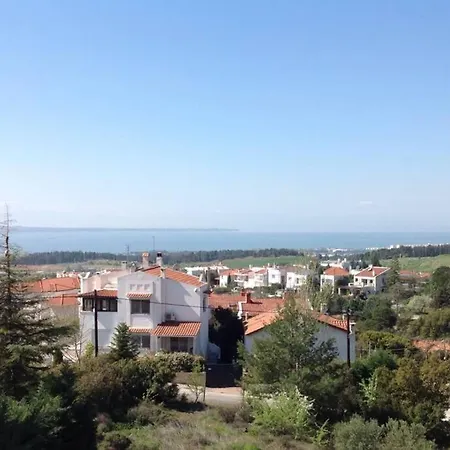τraditional Fully Detached On A Luxurious Hillock Of With Its Own Garden Also For Family & Wedding Gatherings For 10 To 25 People Only 15 Minutes From Airport *