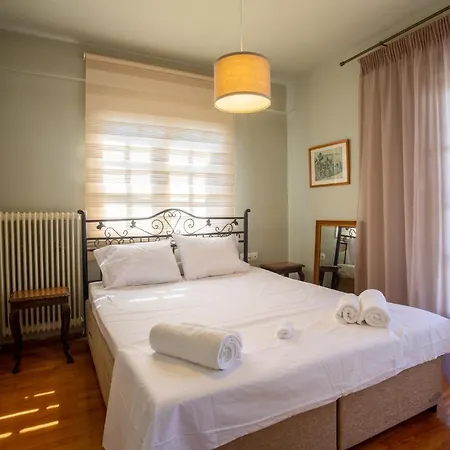 τraditional Fully Detached On A Luxurious Hillock Of With Its Own Garden Also For Family & Wedding Gatherings For 10 To 25 People Only 15 Minutes From Airport * Salonicco