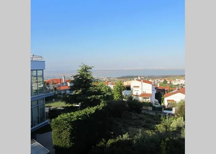 Vila τraditional Fully Detached On A Luxurious Hillock Of With Its Own Garden Also For Family & Wedding Gatherings For 10 To 25 People Only 15 Minutes From Airport Soluň